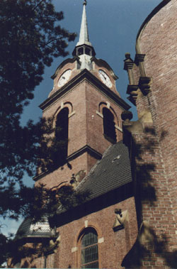 Kirchturm von Sdosten (Foto: L. Albrecht)